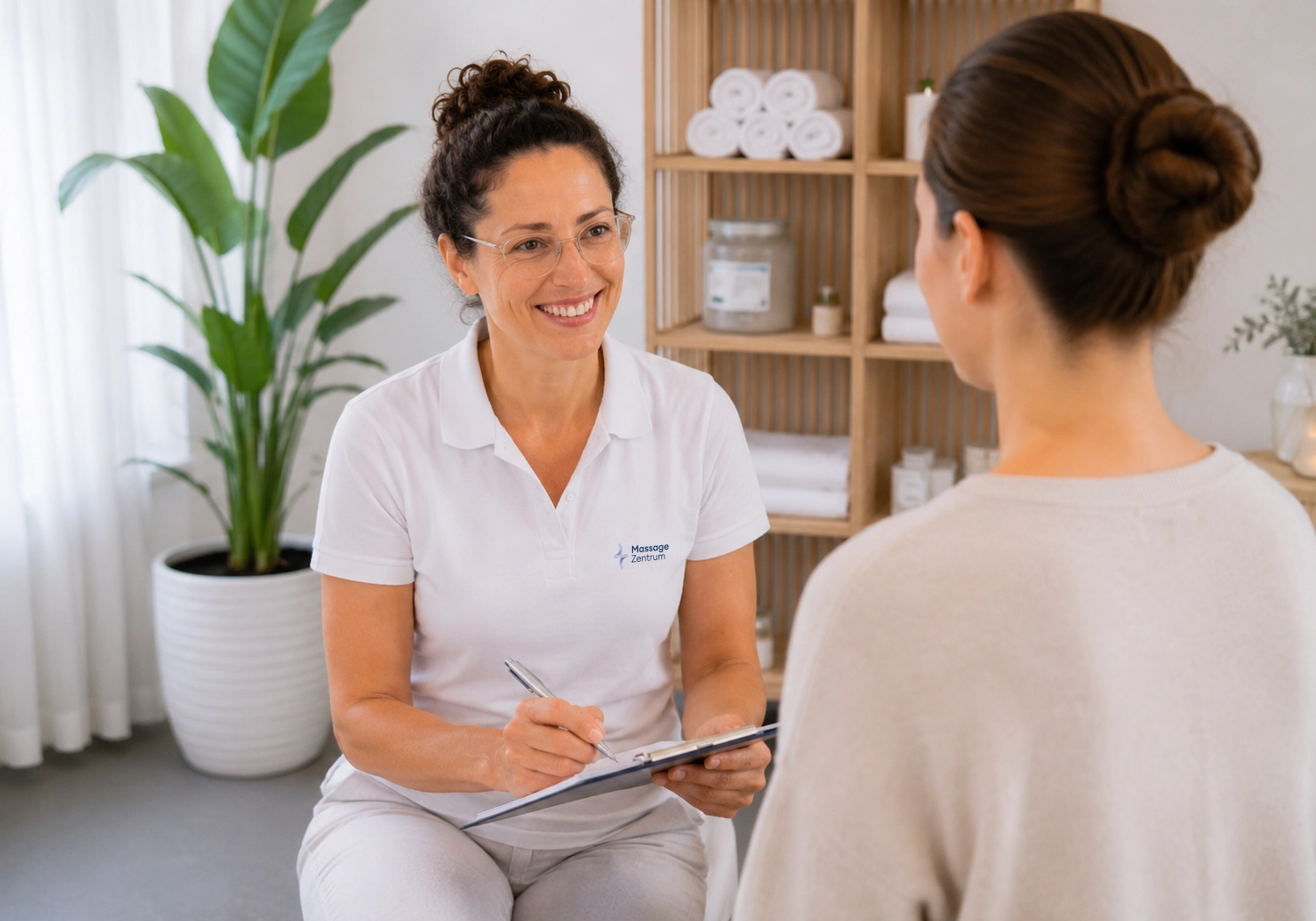Medizinische Massage mit Befunderhebung – Massage Zentrum Zug